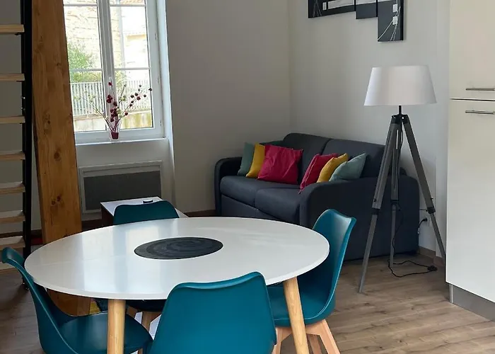 6 - Hyper-centre Avec Garage *